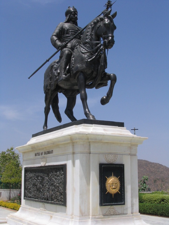 Statue_of_Maharana_Pratap_of_Mewar,_commemorating_the_Battle_of_Haldighati,_City_Palace,_Udaipur